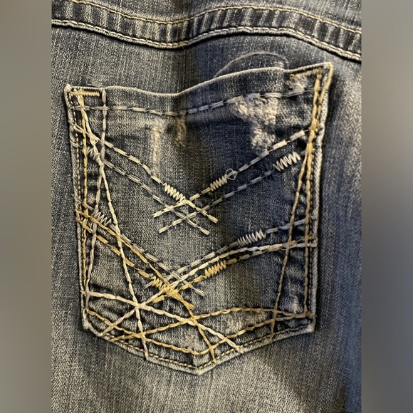 BKE Women’s Distressed Drew Bootcut Medium Wash Buckle Jeans Size 32 x 33 1/2 - Picture 14 of 15